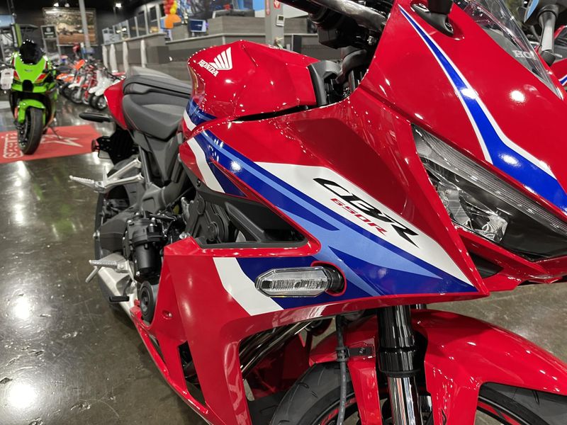 New 2024 Honda CBR650R ABS Image 4