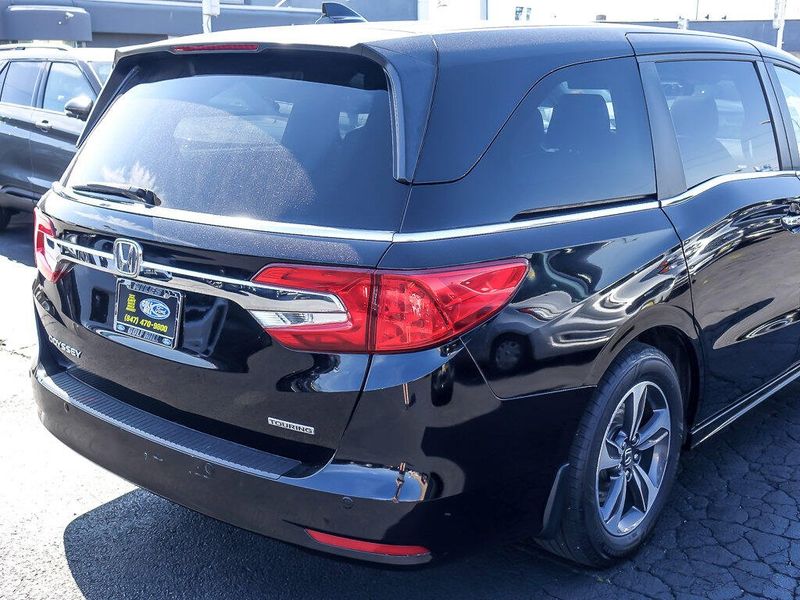 2018 Honda Odyssey Touring photo 5