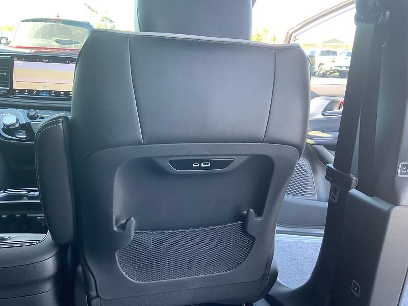 2026 Chrysler Pacifica Limited photo 26