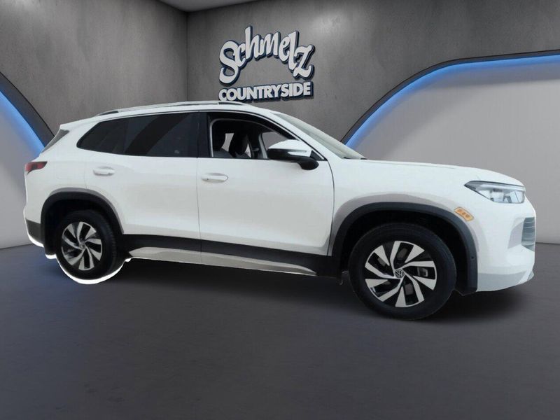 Used 2025 Volkswagen Tiguan S 4-Motion AWDImage 3