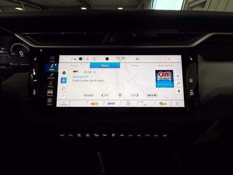 New 2026 Jeep Cherokee Limited 4x4Image 28