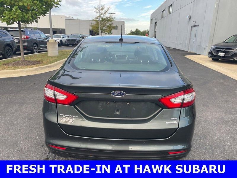 2015 Ford Fusion SE photo 4