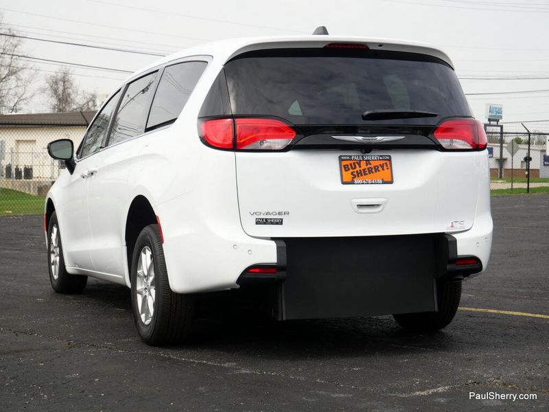 New 2026 Chrysler Voyager Lx