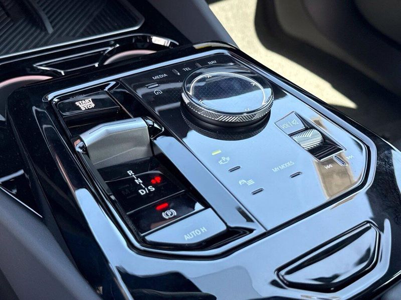New 2027 BMW 5 Series 530iImage 22