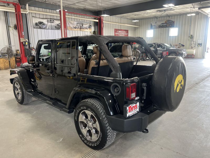 Used 2016 Jeep Wrangler Unlimited SaharaImage 39