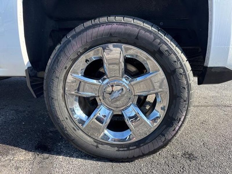 2017 Chevrolet Silverado 1500 LTZ photo 9