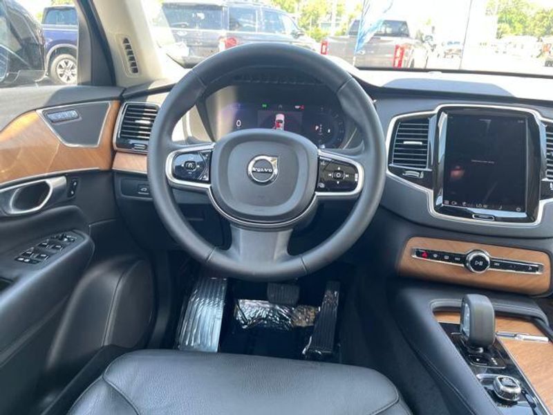 2024 Volvo XC90 B6 Plus Bright Theme