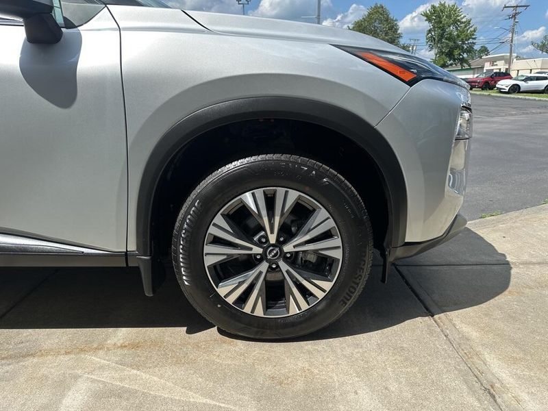 Used 2023 Nissan Rogue SVImage 12