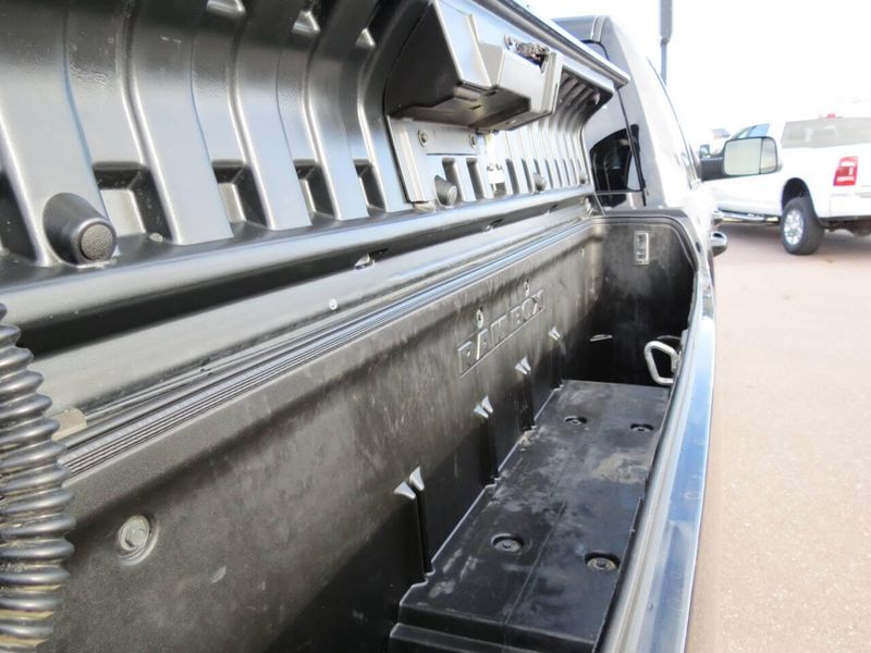 Used 2022 RAM 3500 Big Horn 4x4 4dr Crew Cab 6.3 ft. SB SRW PickupImage 8