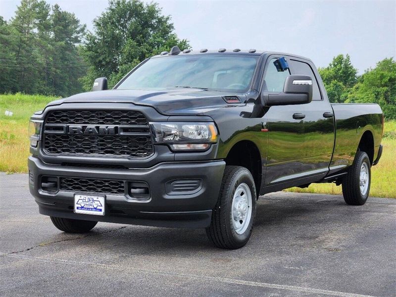 2024 RAM 2500 Tradesman Crew Cab 4x4 8