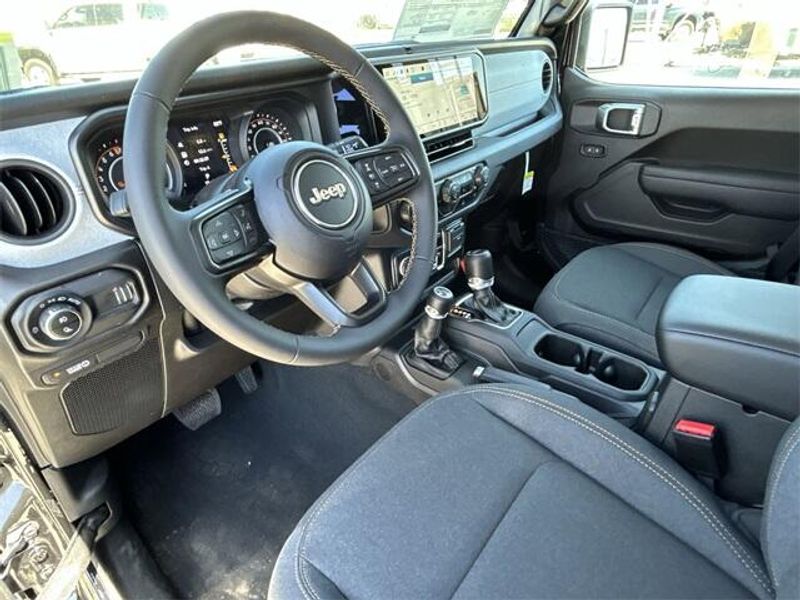 2024 Jeep Gladiator Sport S 4x4Image 15