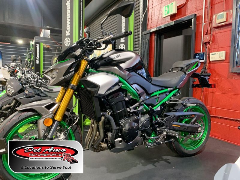 New 2025 Kawasaki Z900 SE ABS Image 1