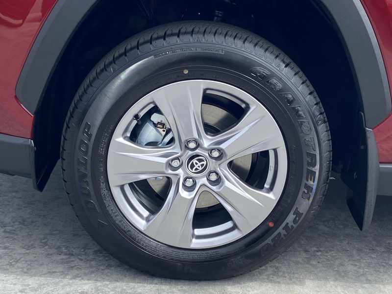 New 2025 Toyota RAV4 Hybrid LEImage 8