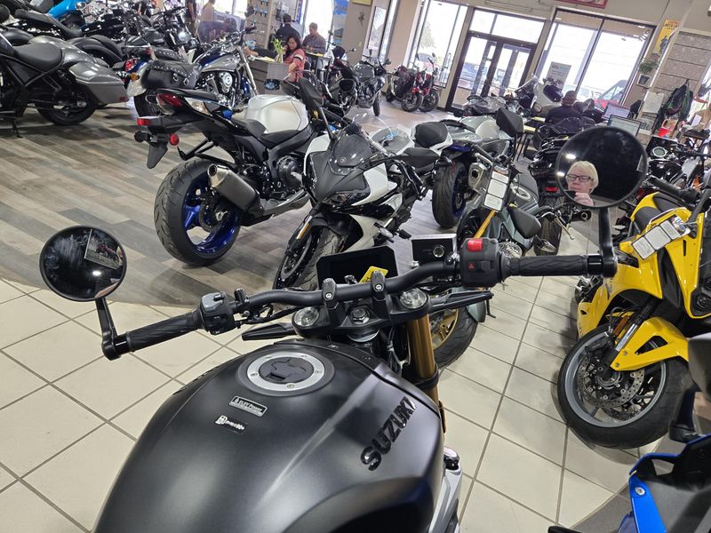 NEW 2026 SUZUKI GSX8T Image 13