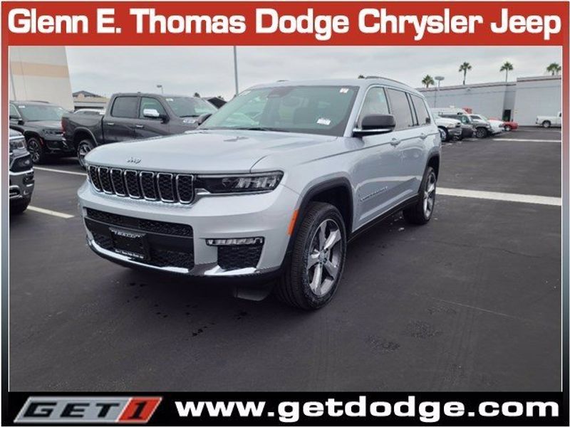 2021 JEEP Grand Cherokee L Limited 4x2Image 3