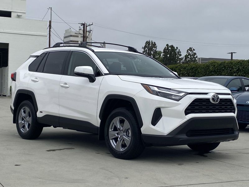 New 2025 Toyota RAV4 Hybrid LEImage 2