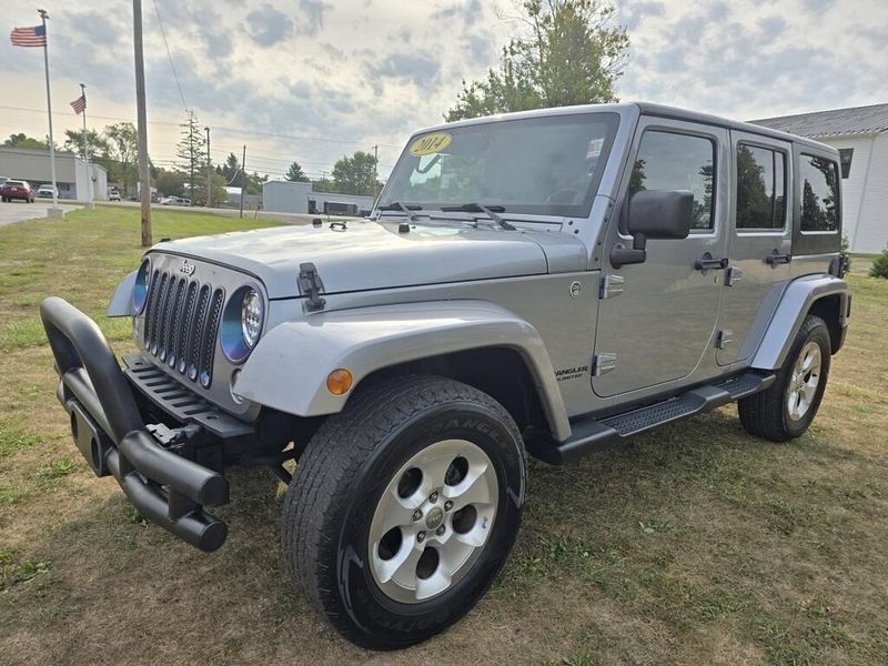 2014 Jeep Wrangler Unlimited Sahara photo 3