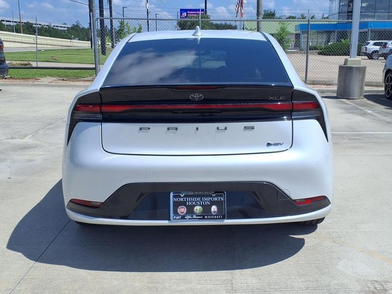 2023 Toyota Prius XLEImage 15