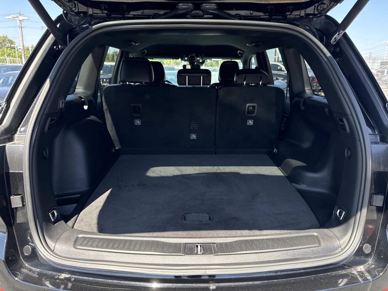Used 2023 Jeep Grand Cherokee Altitude 4x4