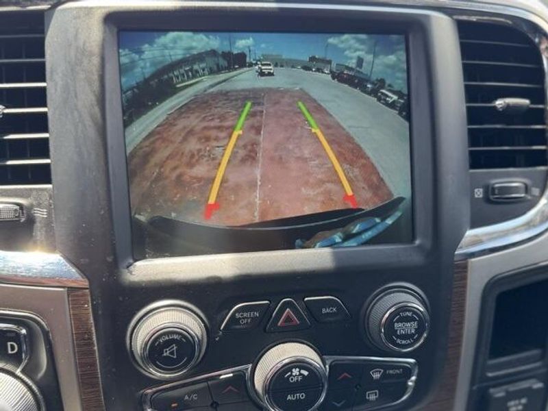 2016 RAM 1500 LaramieImage 18
