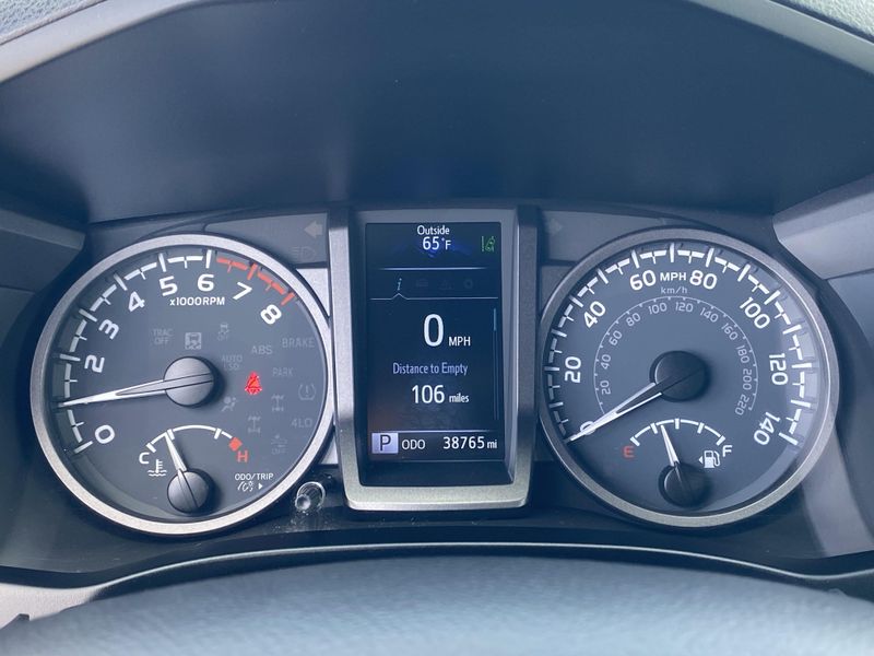 2023 Toyota Tacoma TRD SportImage 28
