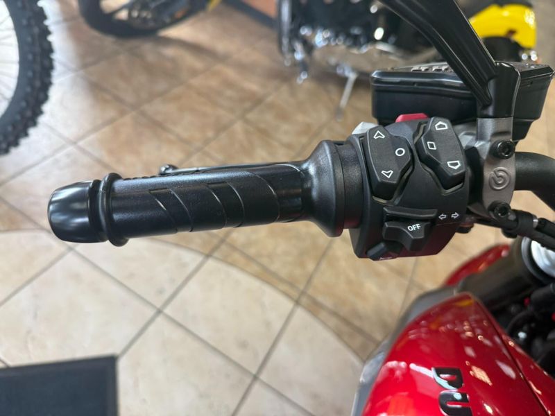 New 2026 Ducati X DIAVEL V4 Image 18