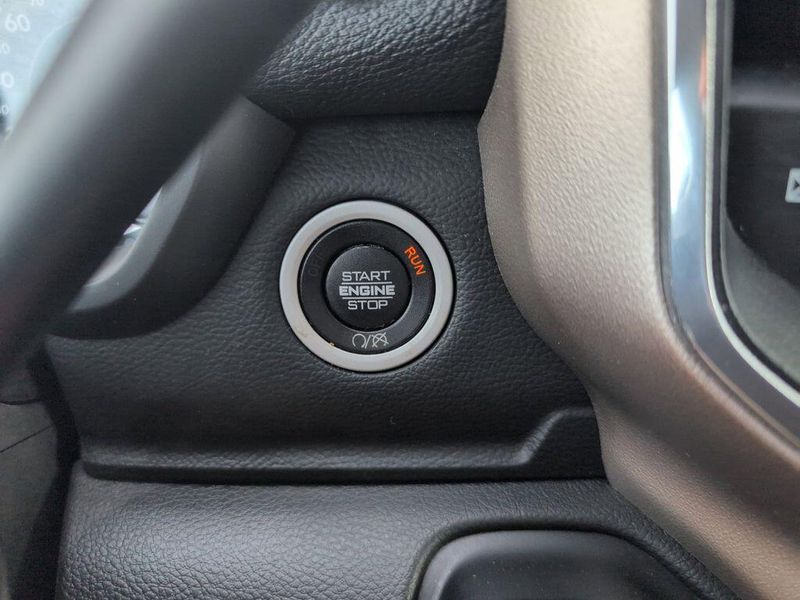 2019 RAM 2500 LaramieImage 21