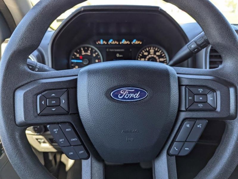 2020 Ford F-150  in a WHITE exterior color. Johnson Dodge 601-693-6343 pixelmotiondemo.com 