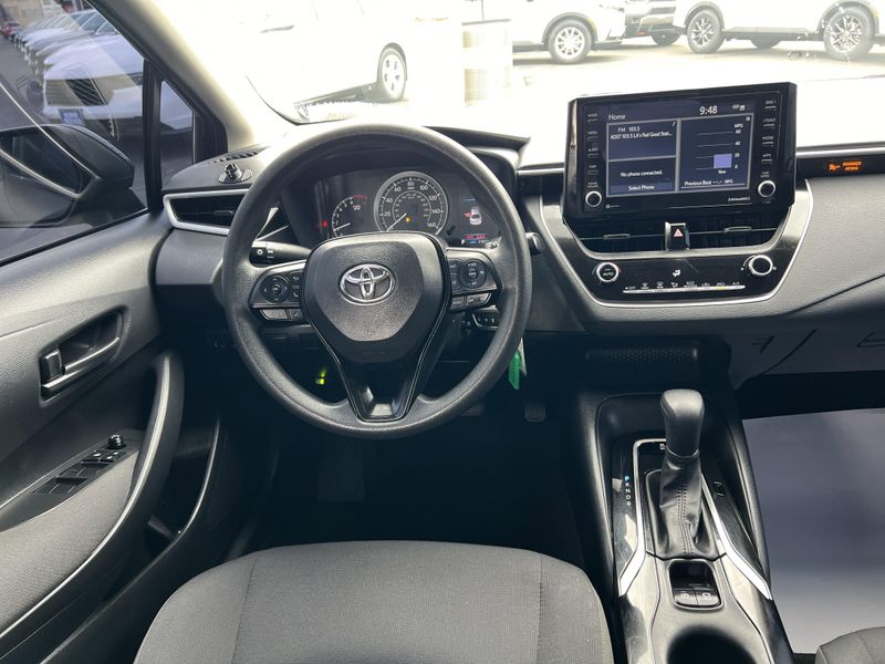 Used 2022 Toyota Corolla LEImage 5