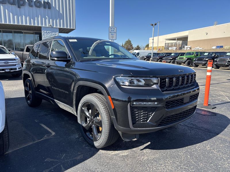 New 2026 Jeep Grand Cherokee Limited 4x4Image 3