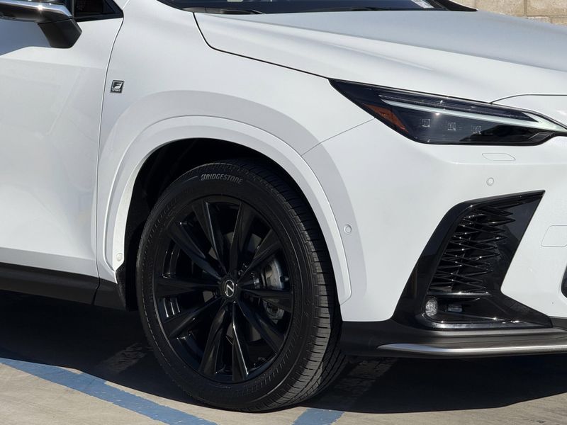 Used 2025 Lexus NX 450h+ F SPORT HandlingImage 4