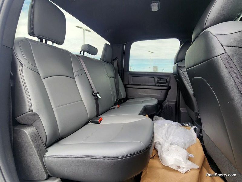 2024 RAM 5500 Tradesman Chassis Crew Cab 4x4 84