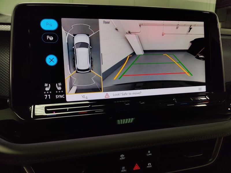 Used 2025 Volkswagen Atlas Cross Sport SEL Premium R-Line w/Sunroof/NavImage 24