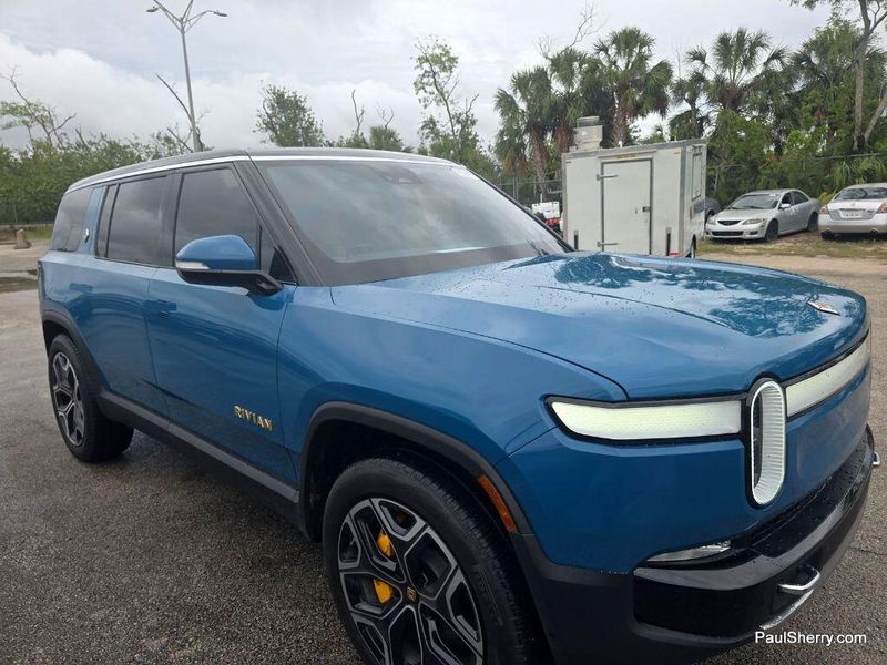 2023 Rivian R1S Launch EditionImage 6