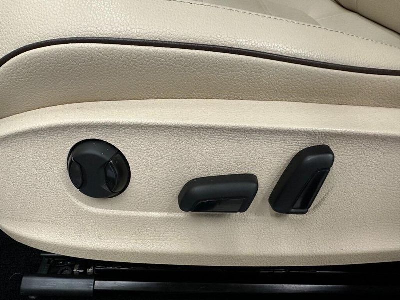 2018 Volkswagen Passat 2.0T SEImage 21
