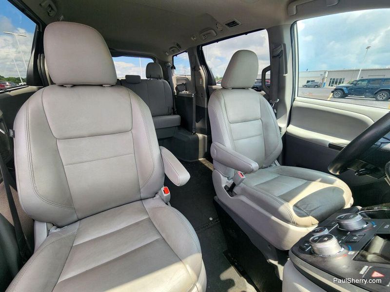 Used 2020 Toyota Sienna XLEImage 28