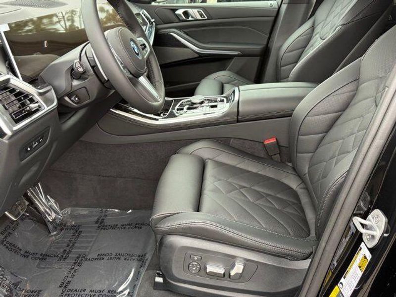 New 2026 BMW X5 xDrive50eImage 17
