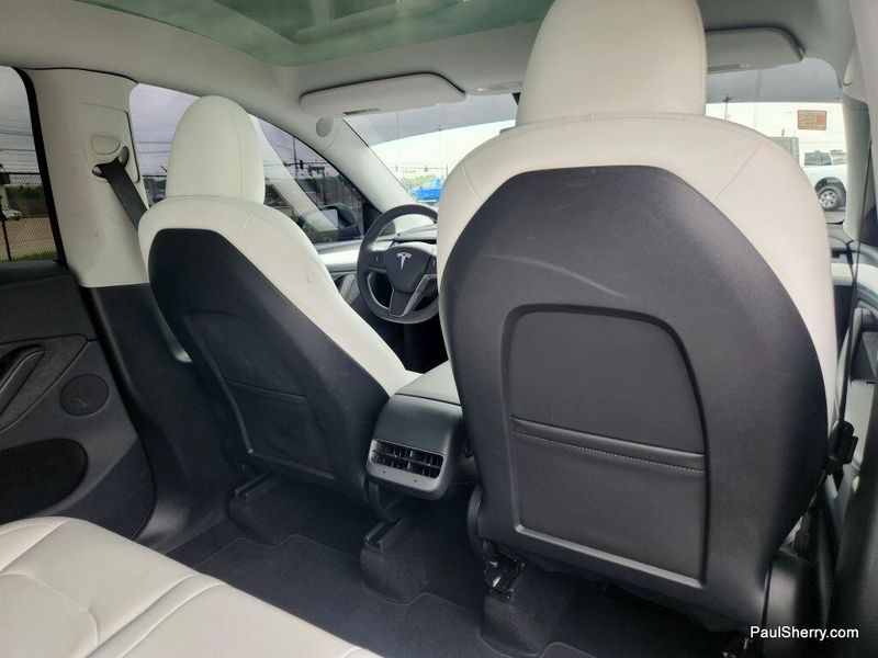 2024 Tesla Model Y Long RangeImage 52
