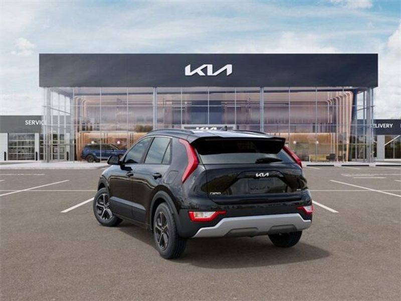 2025 Kia Niro LXImage 4
