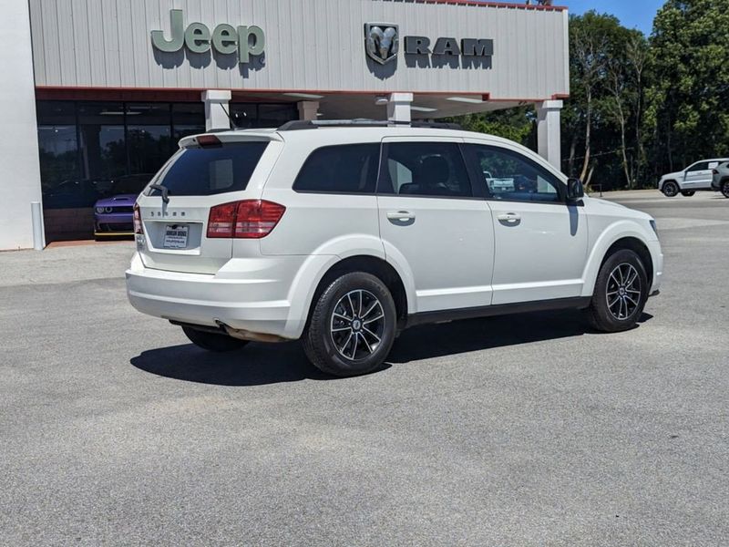 2018 Dodge Journey SEImage 3