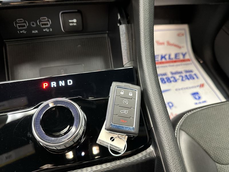 Used 2025 Jeep Grand Cherokee Altitude XImage 10