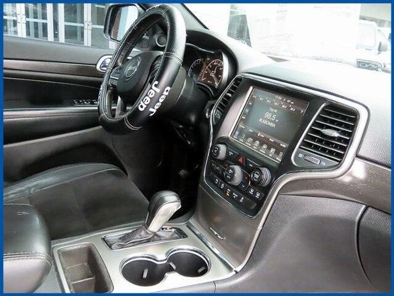 2017 Jeep Grand Cherokee AltitudeImage 8