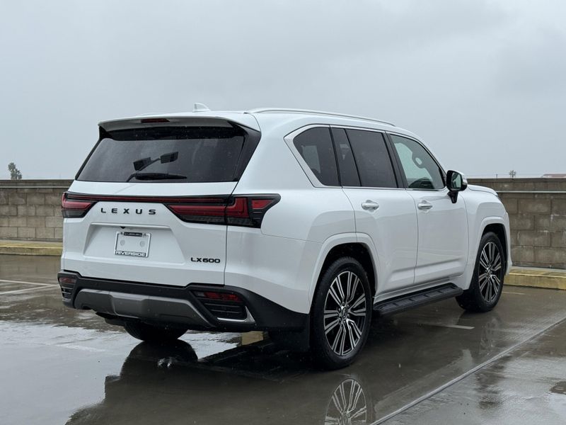 New 2026 Lexus LX 600 LuxuryImage 11