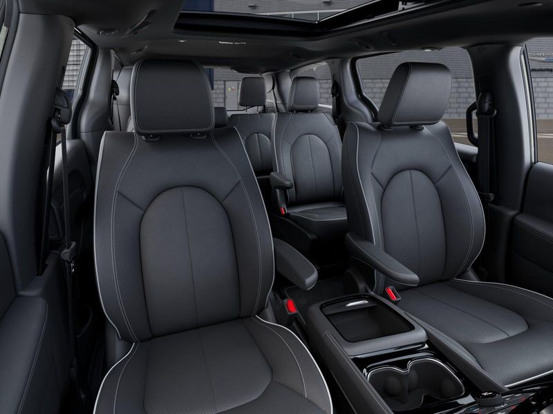 New 2027 Chrysler Pacifica LimitedImage 16