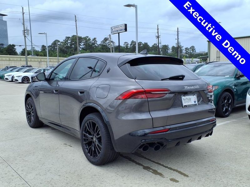 New 2025 Maserati Grecale ModenaImage 8