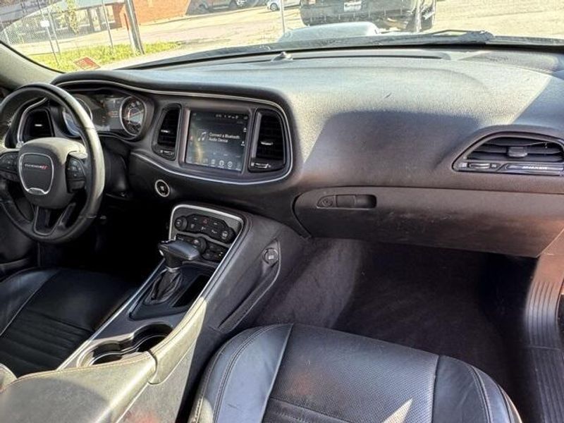 Used 2016 Dodge Challenger R/TImage 12