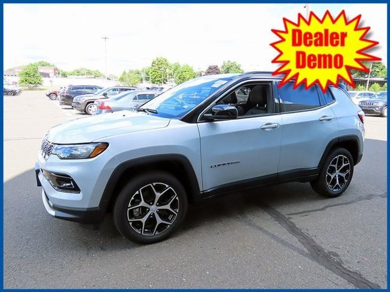 2024 Jeep Compass LimitedImage 1