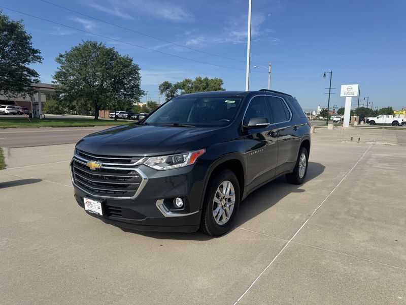 Used 2020 Chevrolet Traverse LT ClothImage 4