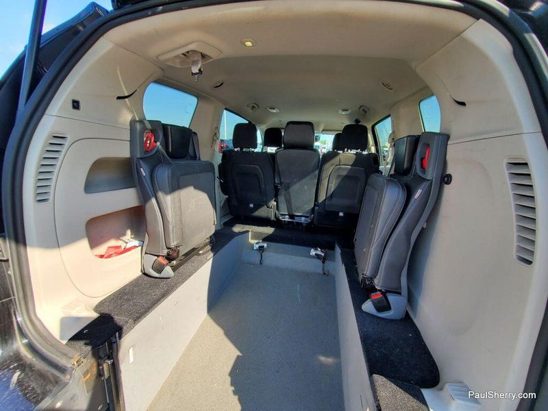Used 2023 Chrysler Voyager LXImage 20