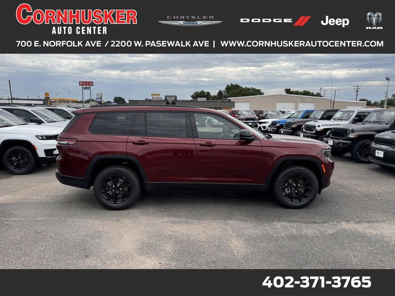 2024 Jeep Grand Cherokee L Altitude XImage 1